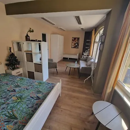 La Maison アパート ルセ